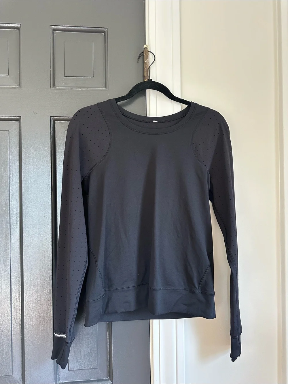 Lululemon Mind Over Miles Long Sleeve Black Shirt Size 6/8 Medium
